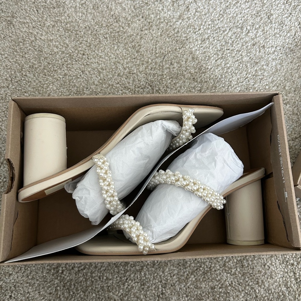 Dolce Vita bridal heels size 8.5
